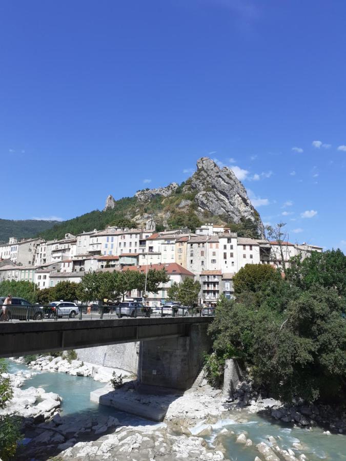 Rose Des Alpes Bed and Breakfast Serres  Exteriör bild