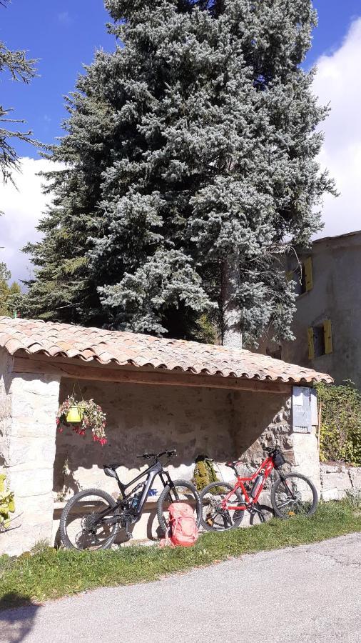 Rose Des Alpes Bed and Breakfast Serres  Exteriör bild